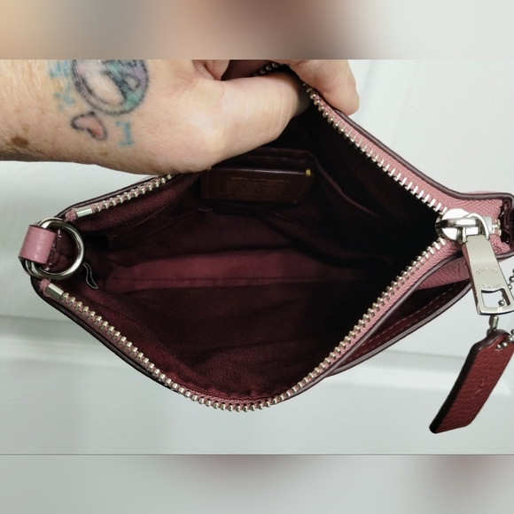 Coach X Disney Minnie Mouse Crossbody Bag - Picture 11 of 14